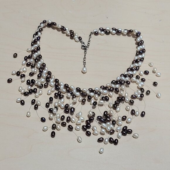 Pearl Cascade Bib Style Necklace White Gray Colors - Picture 9 of 11